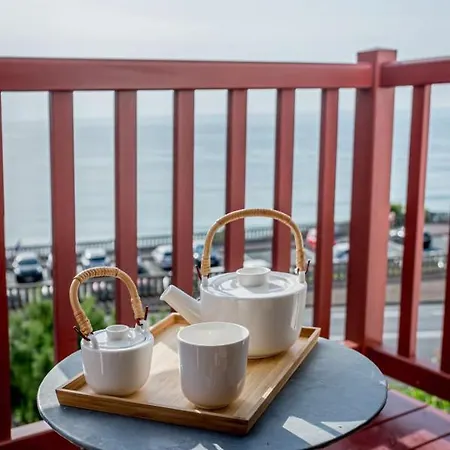 Anaiak Keyweek With Sea View And Balcony In Appartement